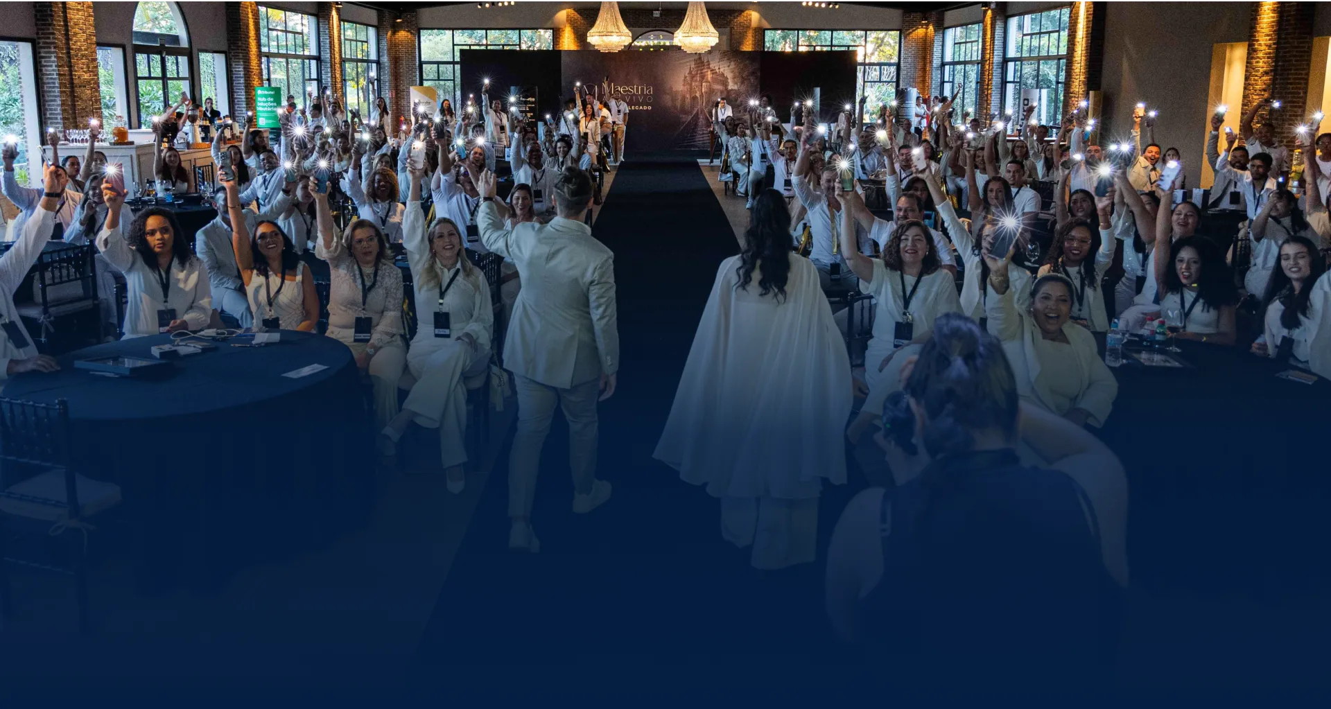 Visionários ao Vivo, edição anterior, sala lotada de participantes